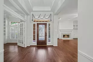 22 N Castlegreen Cir, The Woodlands, TX 77381 - Photo 8