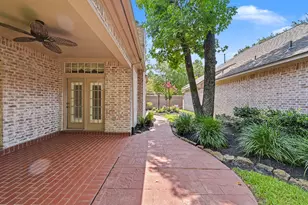 22 N Castlegreen Cir, The Woodlands, TX 77381 - Photo 42