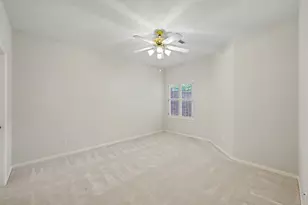 22 N Castlegreen Cir, The Woodlands, TX 77381 - Photo 34