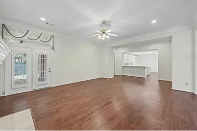 22 N Castlegreen Circle, The Woodlands, TX 77381 - Photo 16