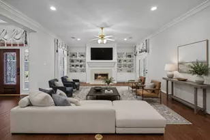 22 N Castlegreen Cir, The Woodlands, TX 77381 - Photo 14