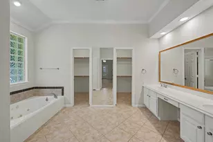 22 N Castlegreen Cir, The Woodlands, TX 77381 - Photo 26