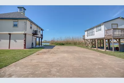 203 Francis Cove, Surfside Beach, TX 77541 - Photo 34
