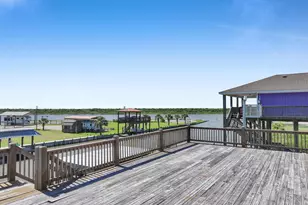 1515 Mabry St, Gilchrist, TX 77617 - Photo 8