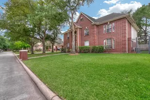 17323 Jackson Pines Dr, Houston, TX 77090 - Photo 2