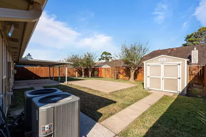10905 Dogwood Drive, La Porte, TX 77571 - Photo 30