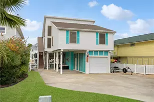 1114 Tiki Dr, Tiki Island, TX 77554 - Photo 6