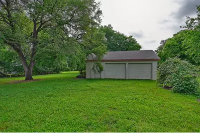 915 Farmers, Brenham, TX 77833 - Photo 10