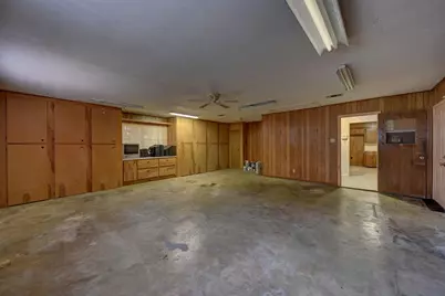 915 Farmers, Brenham, TX 77833 - Photo 10