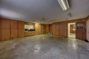 915 Farmers, Brenham, TX 77833 - Photo 10