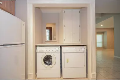 11711 Memorial Drive #304, Houston, TX 77024 - Photo 20