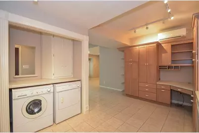 11711 Memorial Drive #304, Houston, TX 77024 - Photo 26