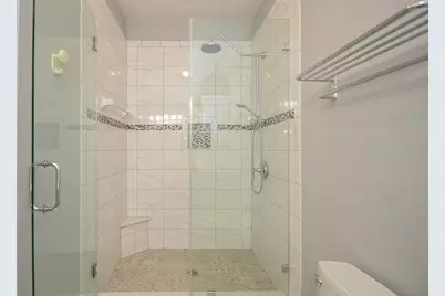 11711 Memorial Drive #304, Houston, TX 77024 - Photo 22