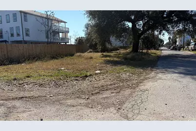 1401 34th Street, Galveston, TX 77550 - Photo 2