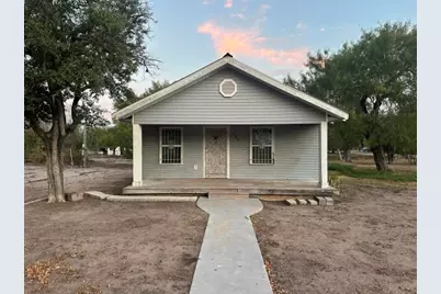 902 Burleson Street, George West, TX 78022 - Photo 1