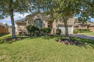 810 Hallmark Oak St, Seabrook, TX 77586 - Photo 1