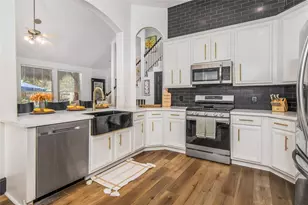 810 Hallmark Oak St, Seabrook, TX 77586 - Photo 10