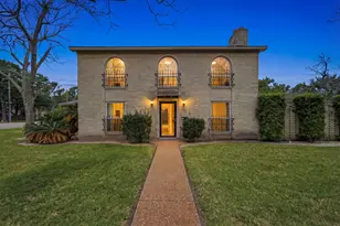 1124 Estate Dr, La Marque, TX 77568 - Photo 1