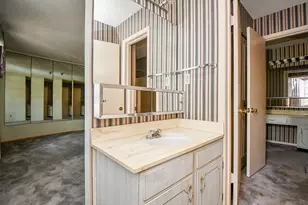 2336 Shadowdale Dr, Houston, TX 77043 - Photo 10