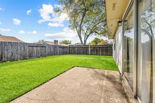 9907 Towne Tower Ln, Sugar Land, TX 77498 - Photo 34