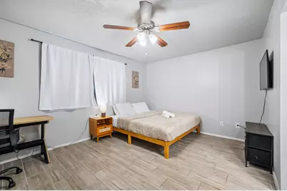 9907 Towne Tower Ln, Sugar Land, TX 77498 - Photo 12