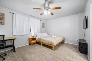 9907 Towne Tower Ln, Sugar Land, TX 77498 - Photo 12