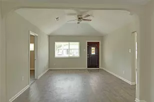 5406 Bataan Rd, Houston, TX 77033 - Photo 10