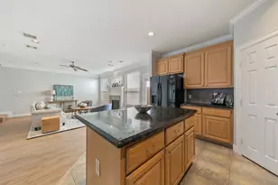 2945 Sandcastle Ln, Houston, TX 77057 - Photo 10