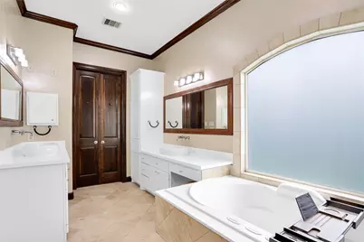 1402 Lynnview Drive, Houston, TX 77055 - Photo 24