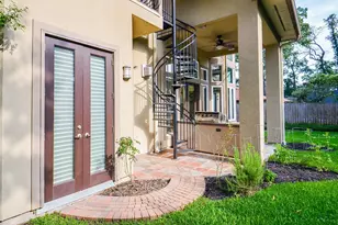 1402 Lynnview Dr, Houston, TX 77055 - Photo 40