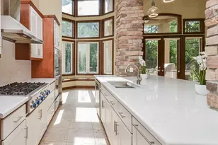 1402 Lynnview Dr, Houston, TX 77055 - Photo 8