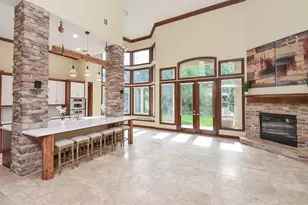 1402 Lynnview Dr, Houston, TX 77055 - Photo 10