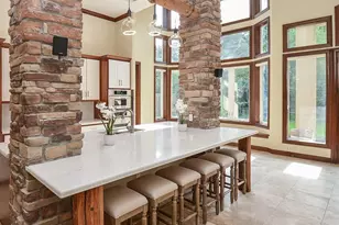 1402 Lynnview Dr, Houston, TX 77055 - Photo 6