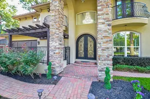 1402 Lynnview Dr, Houston, TX 77055 - Photo 2