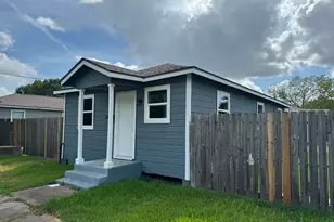 3910 Campbell St, Houston, TX 77026 - Photo 6