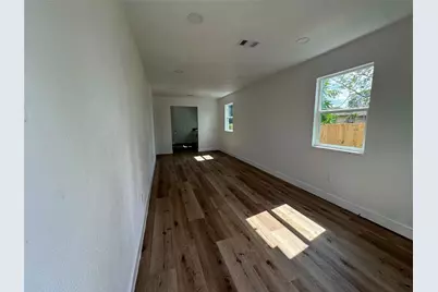3910 Campbell Street, Houston, TX 77026 - Photo 10