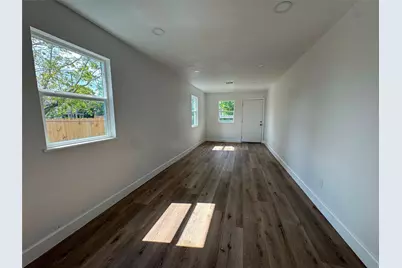 3910 Campbell Street, Houston, TX 77026 - Photo 8