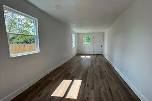 3910 Campbell St, Houston, TX 77026 - Photo 8
