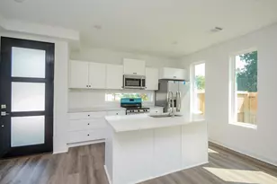 4358 Clover St, Houston, TX 77051 - Photo 4