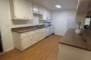 1315 Sycamore Ave, Huntsville, TX 77340 - Photo 18