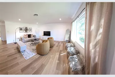 10803 Chimney Rock Road, Houston, TX 77096 - Photo 6