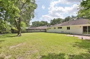 10803 Chimney Rock Rd, Houston, TX 77096 - Photo 16