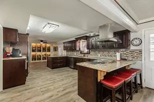 900 W Mulberry St, Angleton, TX 77515 - Photo 18