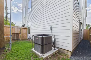 3413 Daphne St, Houston, TX 77021 - Photo 28