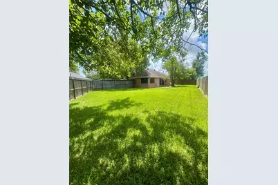15702 Roxton Ridge Drive, Houston, TX 77598 - Photo 10