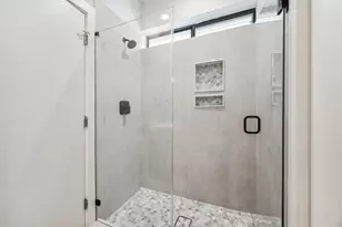 4427 Eigel St, Houston, TX 77007 - Photo 18