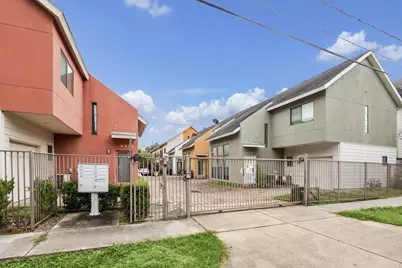 4427 Eigel Street, Houston, TX 77007 - Photo 2