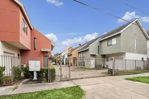 4427 Eigel St, Houston, TX 77007 - Photo 2