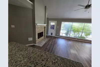 10900 Dogwood Drive, La Porte, TX 77571 - Photo 4