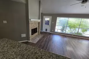 10900 Dogwood Dr, La Porte, TX 77571 - Photo 4